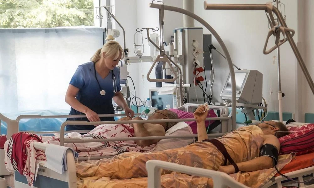 Ο Πούτιν απειλεί ότι θα καταλάβει το Κίεβο ενώ χώρες του ΝΑΤΟ ετοιμάζουν συστήματα υγείας για παγκόσμια σύγκρουση